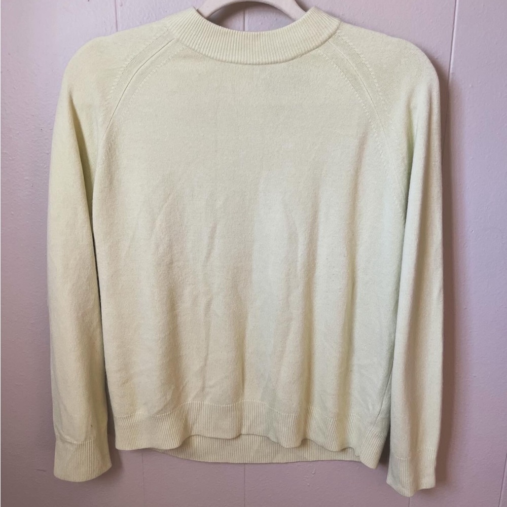 Light yellow/green sweater